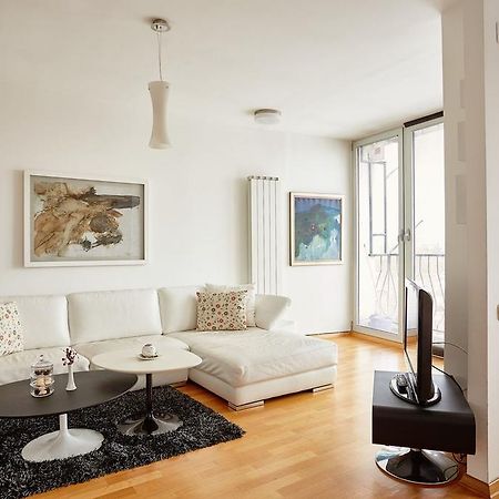 Luxury Apartment Near City Center 斯科普里 外观 照片