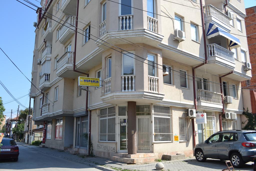 Luxury Apartment Near City Center 斯科普里 外观 照片